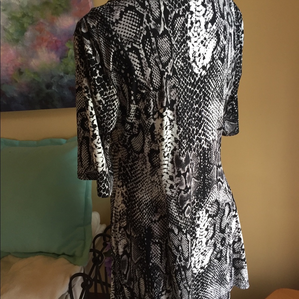DONATED Style & Co animal print top. Size medium. - Picture 4 of 6